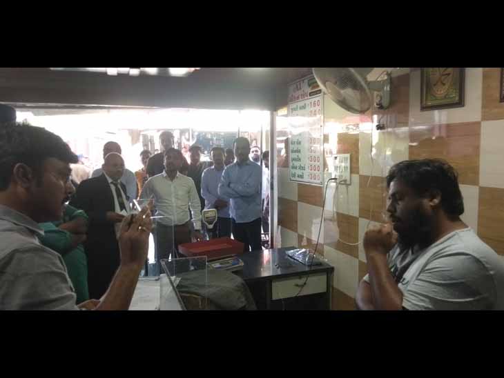 ધરમપુરમાં ચિકનમીટ શોપ્સની કાનૂની સેવા સત્તા મંડળની ચકાસણી Legal