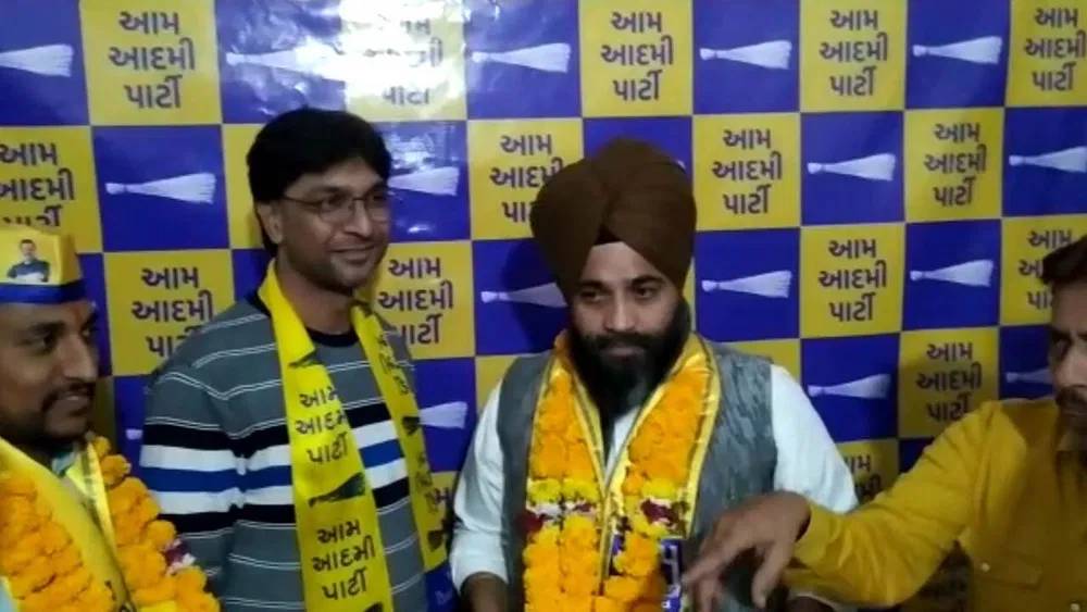 ઉપલેટામાં ચૂંટણી પહેલા કોંગ્રેસમાં મોટું ભંગાણ