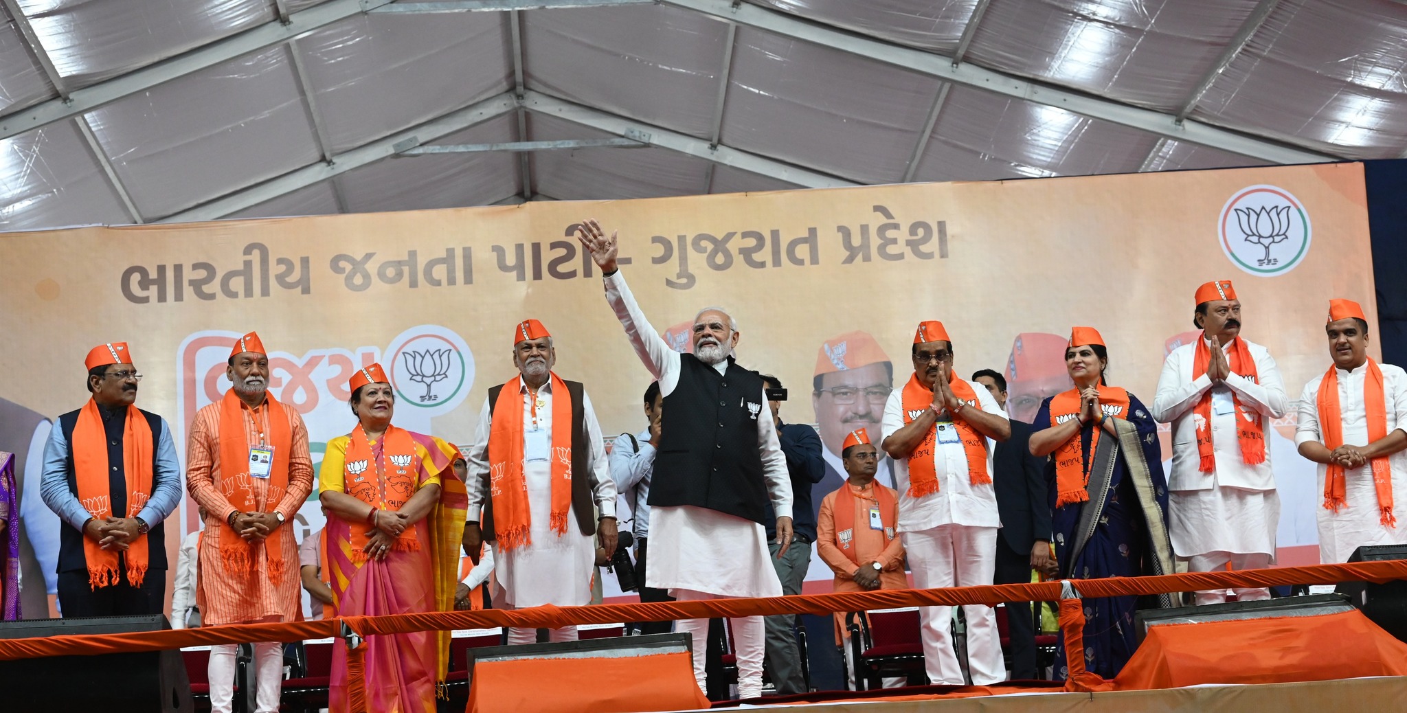 વડાપ્રધાન ફરીવાર ગુજરાત આવશે અને બીજી ડિસેમ્બરે અમદાવાદમાં રોડ શો કરશે.