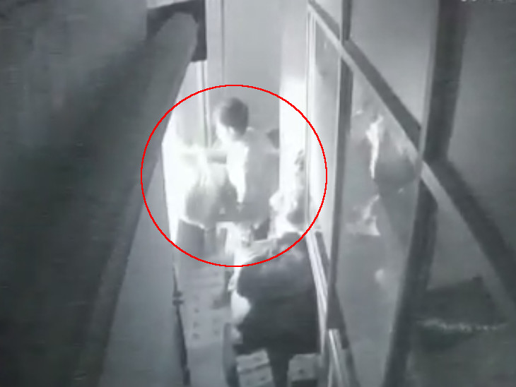 Elderly man dies after falling from third floor in Surat, losing ...