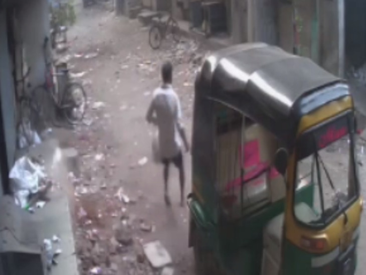 Elderly man dies after falling from third floor in Surat, losing ...