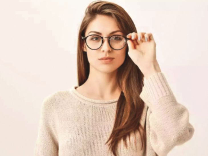 Marks of glasses around the eyes! આંખની આસપાસ ચશ્માંનાં નિશાન