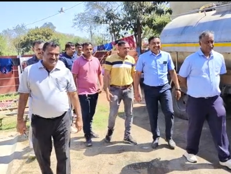 Amul Employees Amul employees along with the local police conducted a surprise check ...