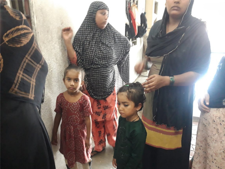 Dogs attacked two girls in Bhestan, Surat, locals rescued them from the ...