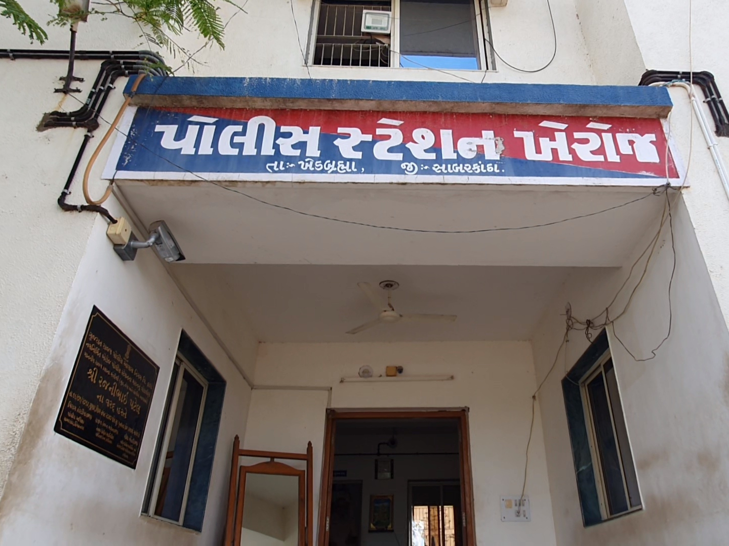 ખેરોજ પોલીસે જોટાસણ ત્રણ રસ્તા નજીકથી બાળકિશોરને ચોરીના બાઈક સાથે ઝડપી લીધો…. – Garvi Takat – Gujarat News, Bollywood News, Breaking News, Politics News etc.