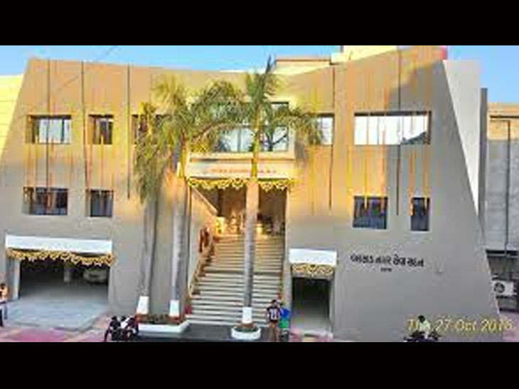 The Valsad Sports Complex, built at a cost of 4 crores, has a