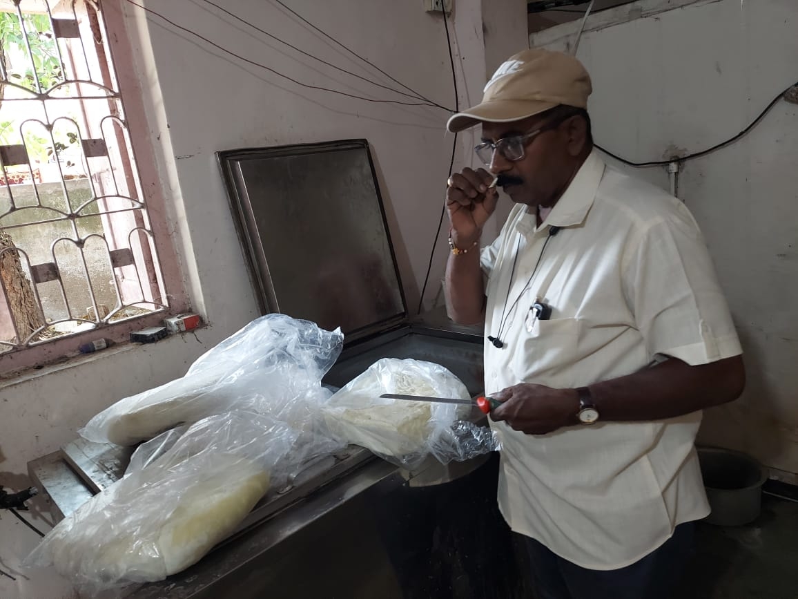 The team of food department of Jamnagar municipality took samples of