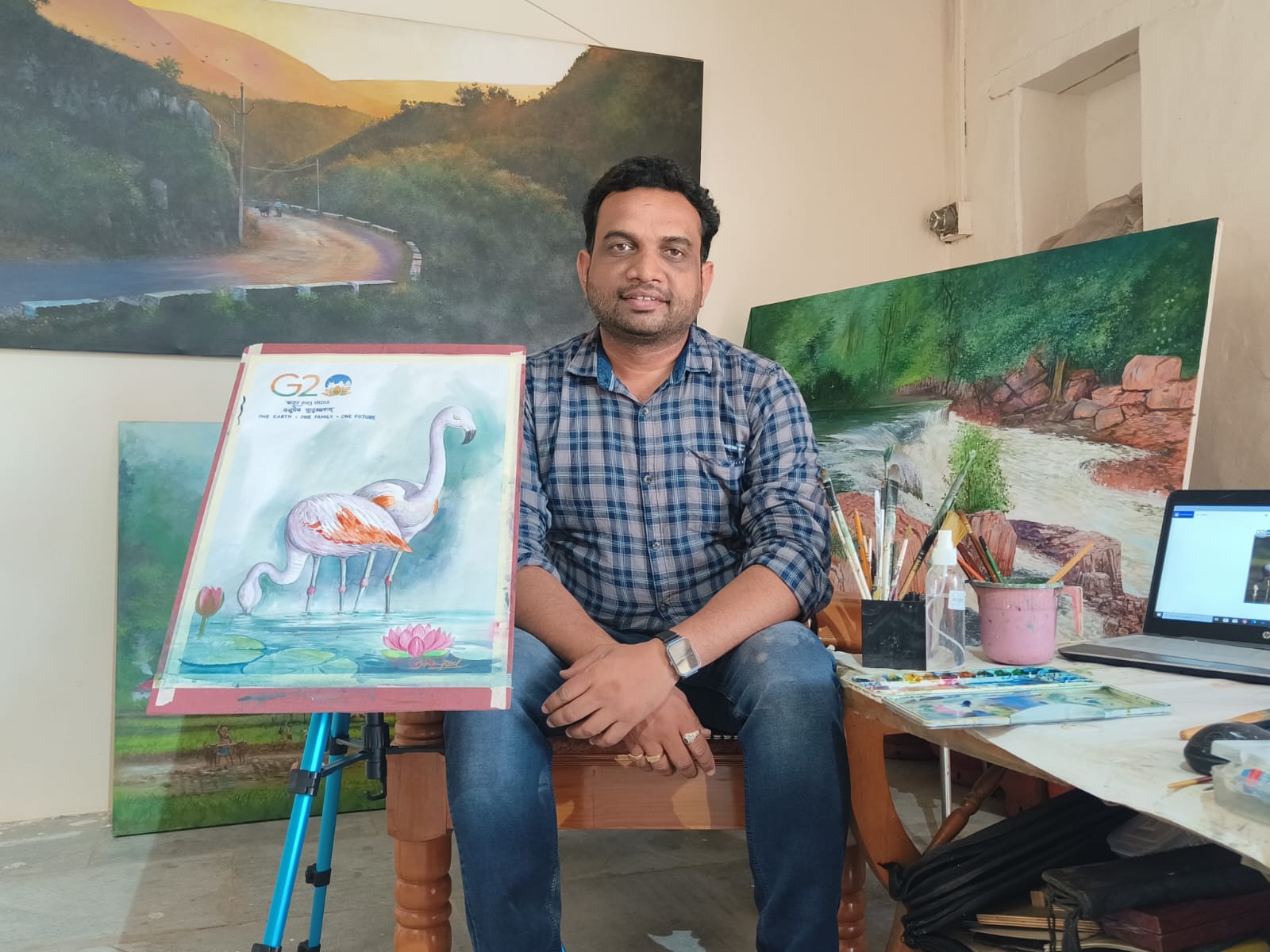 સંતરામપુરના છાંયણ ગામના આર્ટિસ્ટ બિપિન પટેલે રોજ એક વોટર કલર પેઇન્ટિંગ