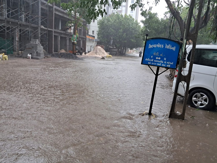 In Rajkot from late night with heavy winds, more than 2 inches of rain