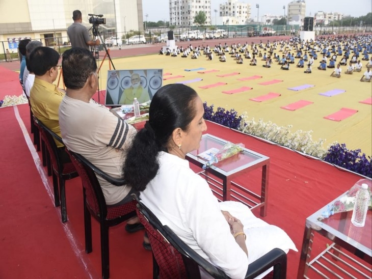 ભાવનગર સ્પોર્ટ્સ સંકુલ ખાતે આંતરરાષ્ટ્રીય યોગ દિવસની જિલ્લાકક્ષાની