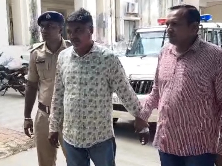 The Nadiad Court sentenced the 11 accused involved in the looting crime