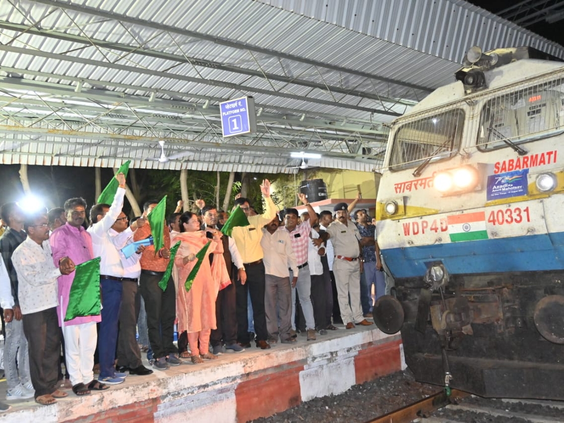 Porbandar-Dadar Saurashtra Express gets permission to stop at Lalpur ...