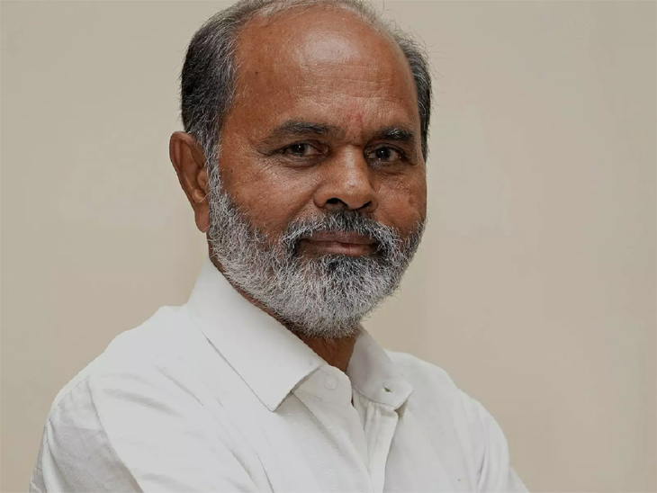 વિજાપુરના કોંગ્રેસના ધારાસભ્ય સી.જે. ચાવડા