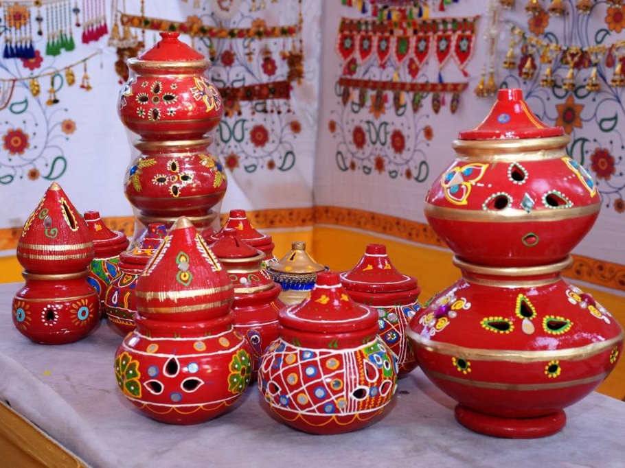 In Jamnagar, the garba designed by the sisters of Sakhi Mandal became a  center of attraction, women became self-sufficient by selling garba.