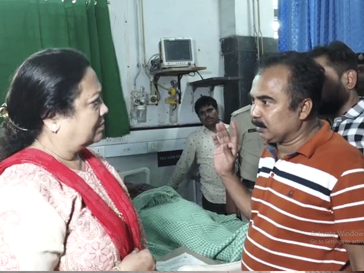 દર્શના ઝરદોષ સ્મીમેર હોસ્પિટલ પહોંચ્યા.