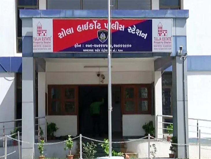 In Ahmedabad, the Rapido guy was booked to bring the mobile, and he was furious | વેપારી સાથે છેતરપિંડી: અમદાવાદમાં રેપીડો વાળાને મોબાઈલ લાવવા માટે બુક કર્યો તો બારોબાર લઇને ...