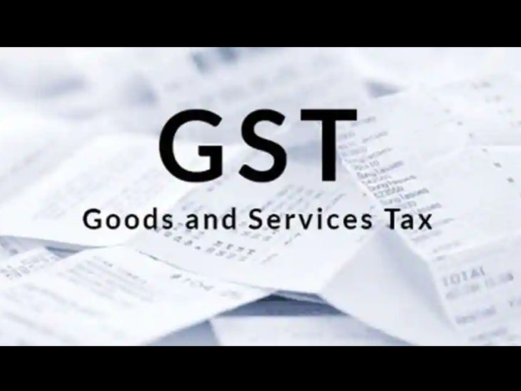 GST raids on 15 shops and godowns of dry fruit traders in Surat city