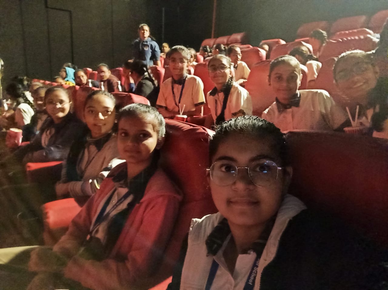 12th grade fail can become IPS!.Rajkot's Modi School showed the film ...