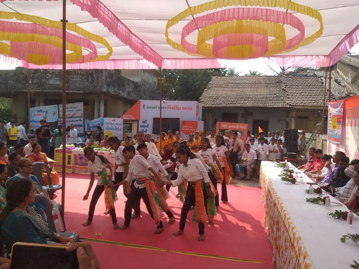 A warm welcome was given to the Yatra in Chanod of Vapi, the ...