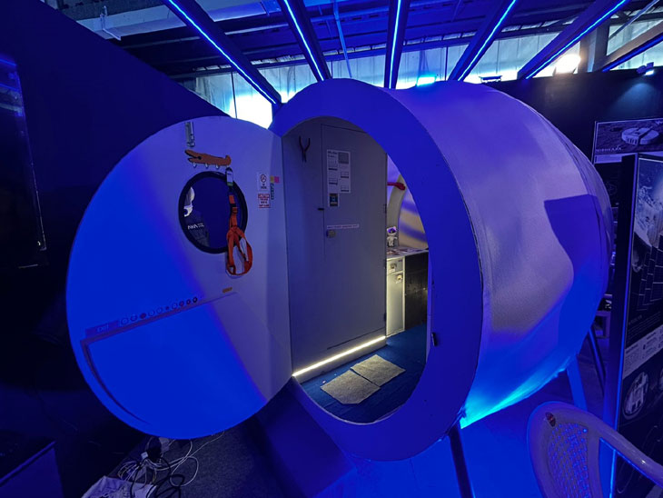 Walk In Space Studio Video of space studio near Bhaskar, see how astronauts live, experience ...
