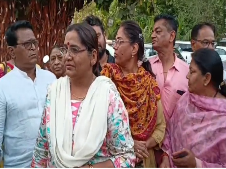 કાઉન્સિલરો અને કાર્યકરોએ ખૂશી વ્યક્ત કરી