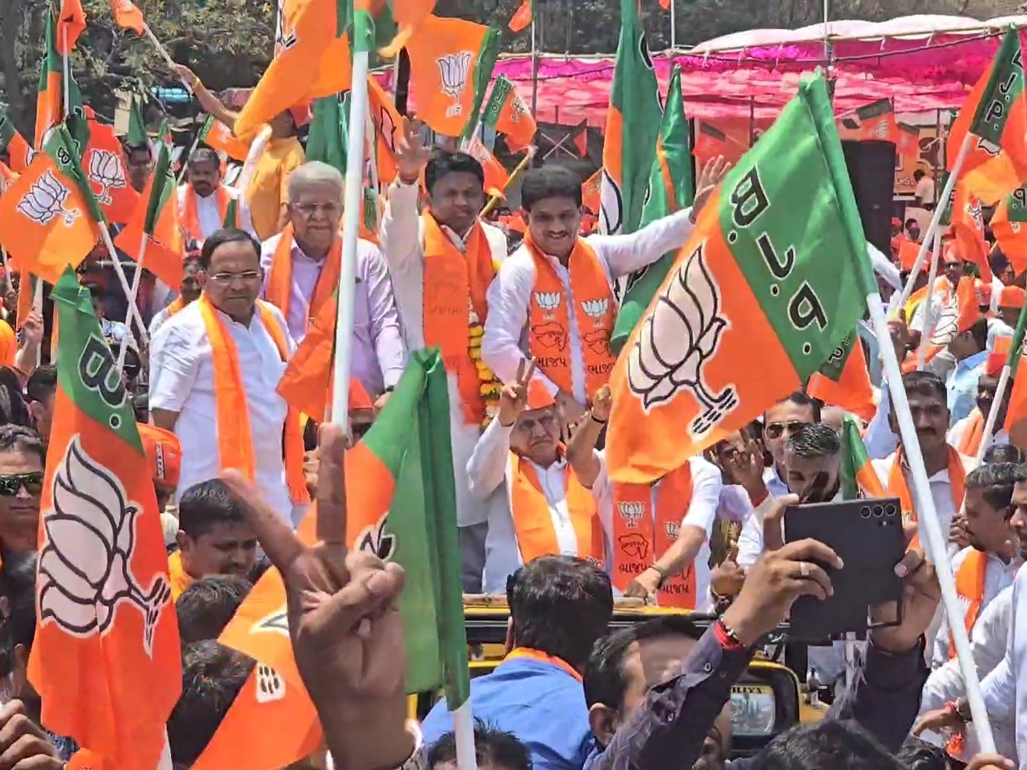 Valsad BJP candidate filled the form વલસાડ ભાજપના ઉમેદવારે ફોર્મ