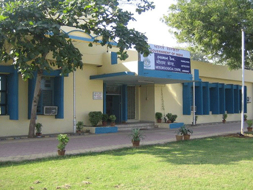 હવામાન વિભાગે કાળઝાળ ગરમી પડવાની આગાહી કરી.