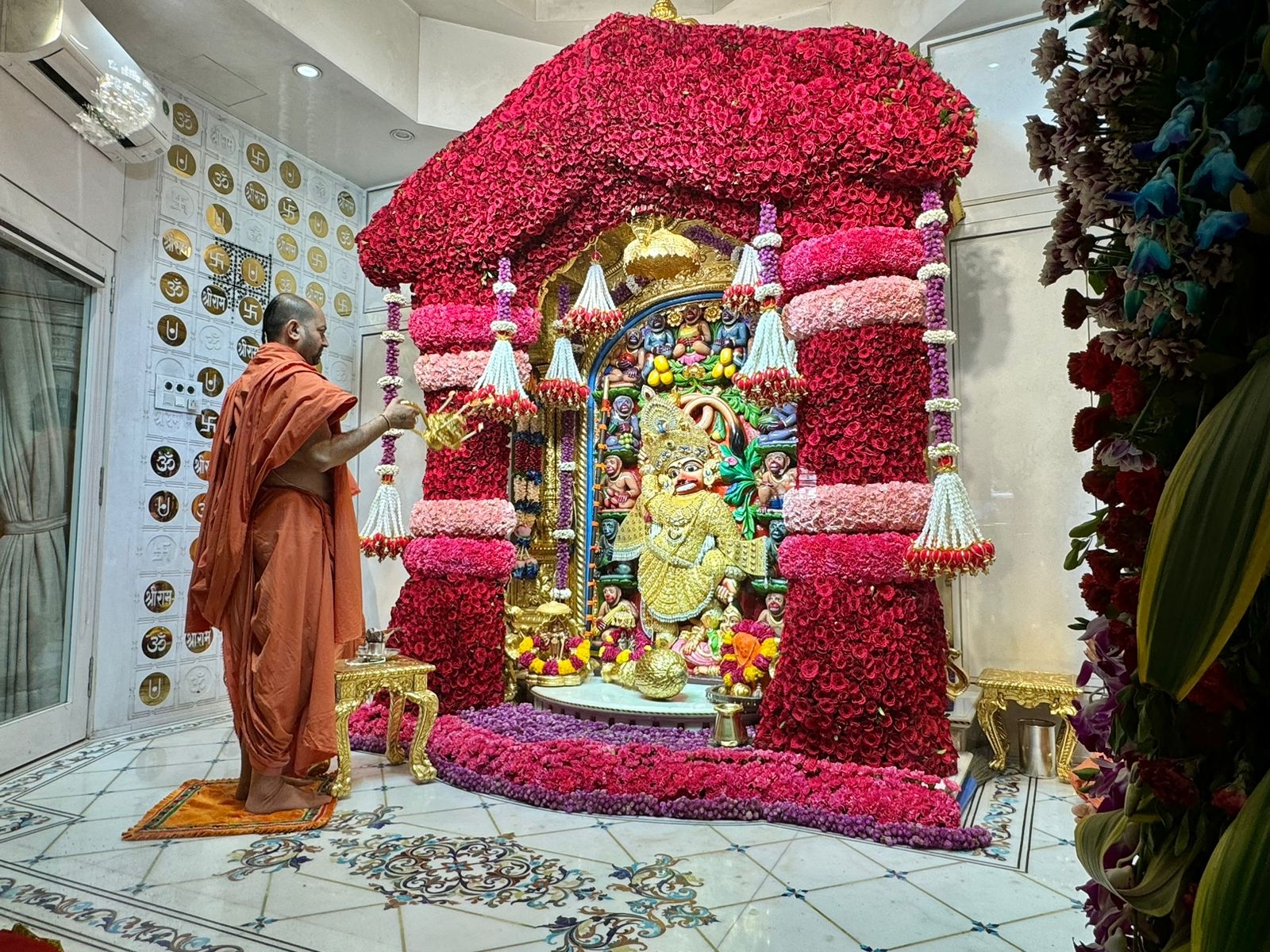 Grand celebration of Hanuman Jayanti in Salangpur | હનુમાન જન્મોત્સવની ભવ્ય  ઉજવણી: સાળંગપુરમાં CMએ કષ્ટભંજન દાદાની આરતી ઉતારી, ડભોડામાં ડ્રોનથી  બજરંગબલીના દર્શન ...