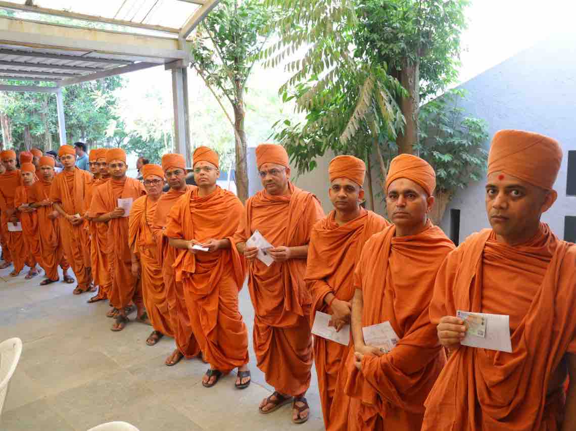 Balakrishna Dasji Swami of SGVP Gurukul along with the Saints voted in ...