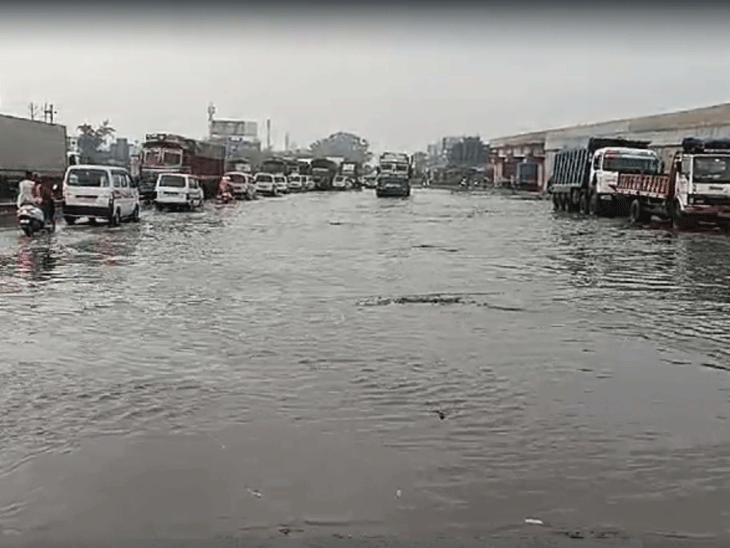 A change in the atmosphere of Chhota Udepur district | ગુજરાતમાં વરસાદની  એન્ટ્રી: વહેલી સવારથી જ છોટાઉદેપુર અને ઓલપાડમાં મુશળધાર વરસાદ; હજુ 5 દિવસ  ગુજરાતમાં ...