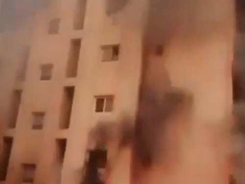 Massive fire in building in Kuwait, 41 dead | કુવૈતમાં બિલ્ડિંગમાં ભીષણ આગ:  10 ભારતીયો સહિત 41 લોકોનાં મોત; 50થી વધુ લોકો ઘાયલ, આગ લાગવાનું કારણ  અસ્પષ્ટ | Divya Bhaskar