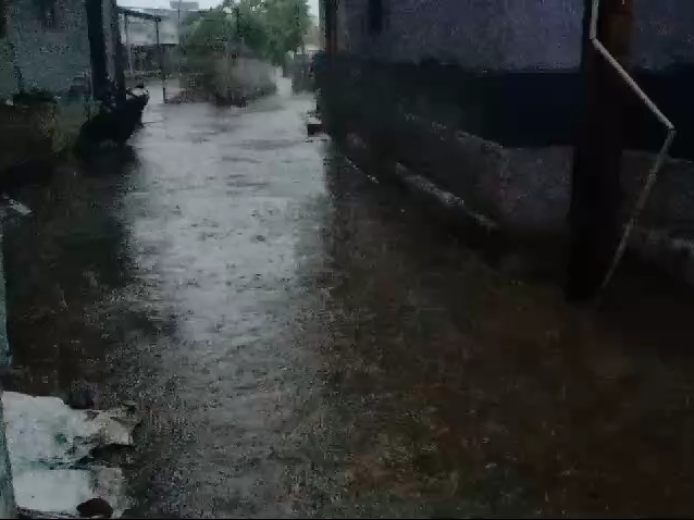 After heavy rain in various villages and towns including Anand, it ...