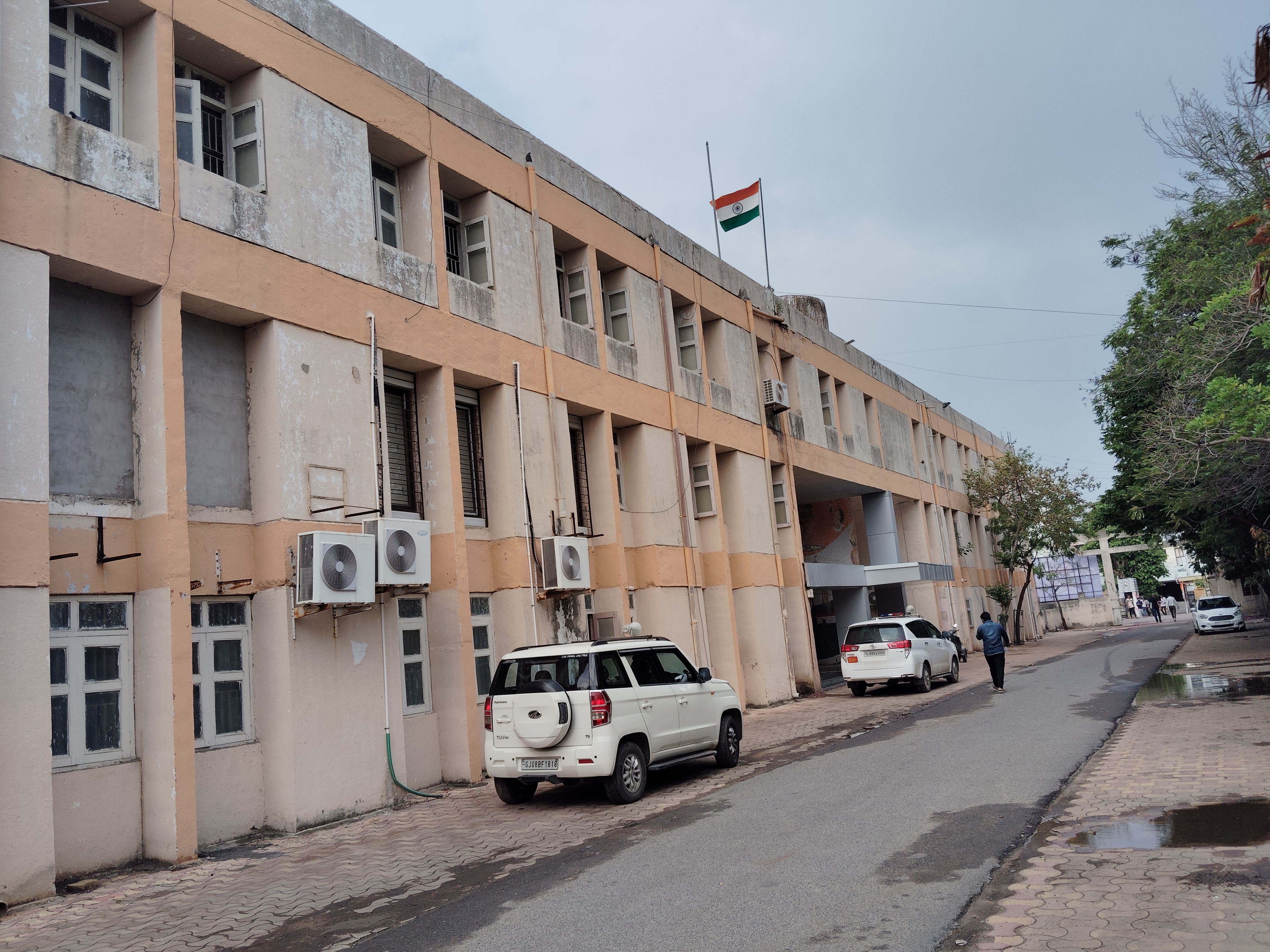 Banaskantha Collector orders internal transfers of 52 Deputy Mamlatdars of  the district | નાયબ મામલતદારની બદલી: બનાસકાંઠાના કલેક્ટરે જિલ્લાના 52 નાયબ  મામલતદારની આંતરિક બદલીઓના ...