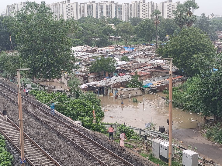 Flood threat continues over Vadodara