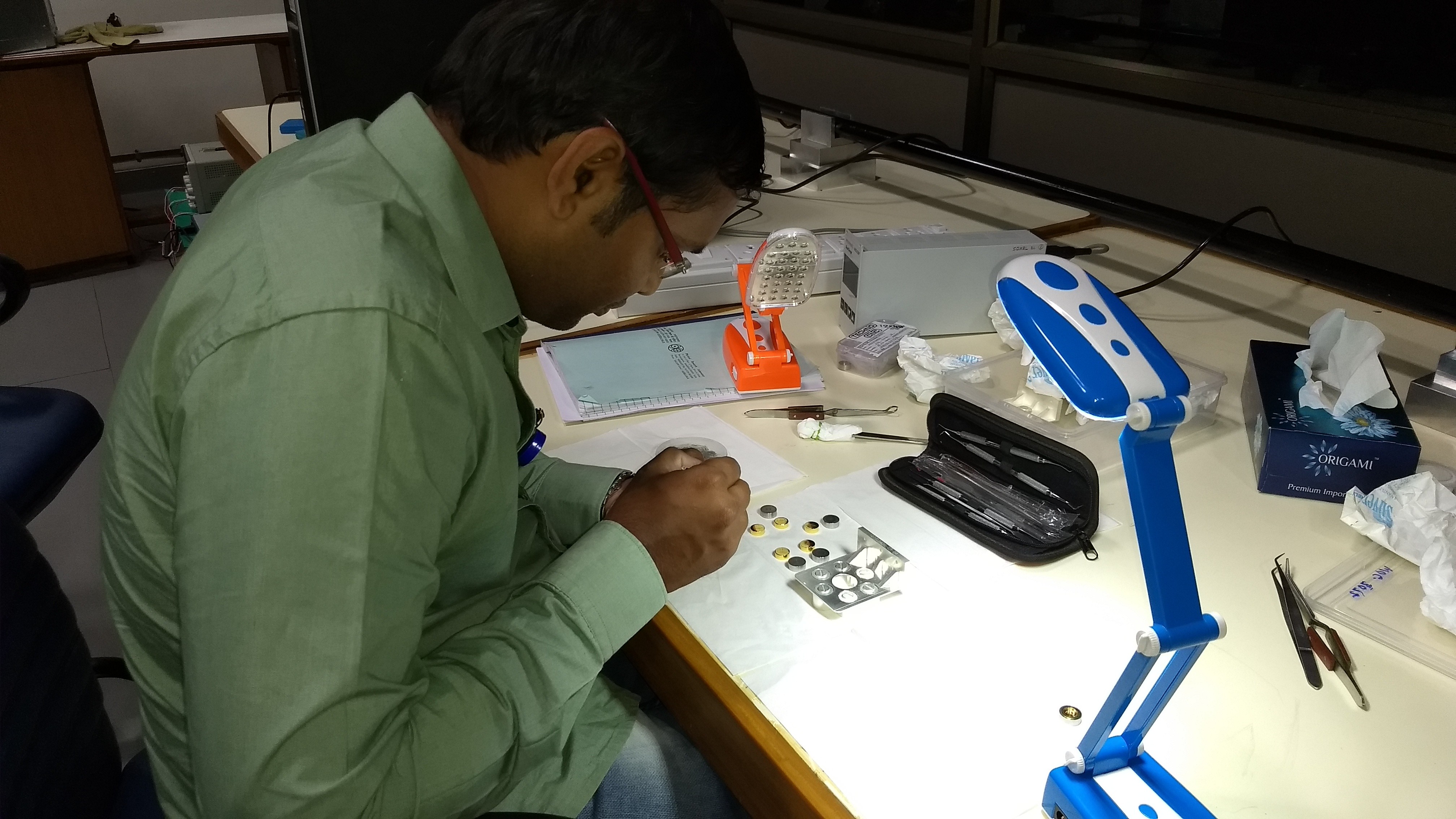 A device APXS made in Ahmedabad PRL did wonders on the moon in ISRO ...