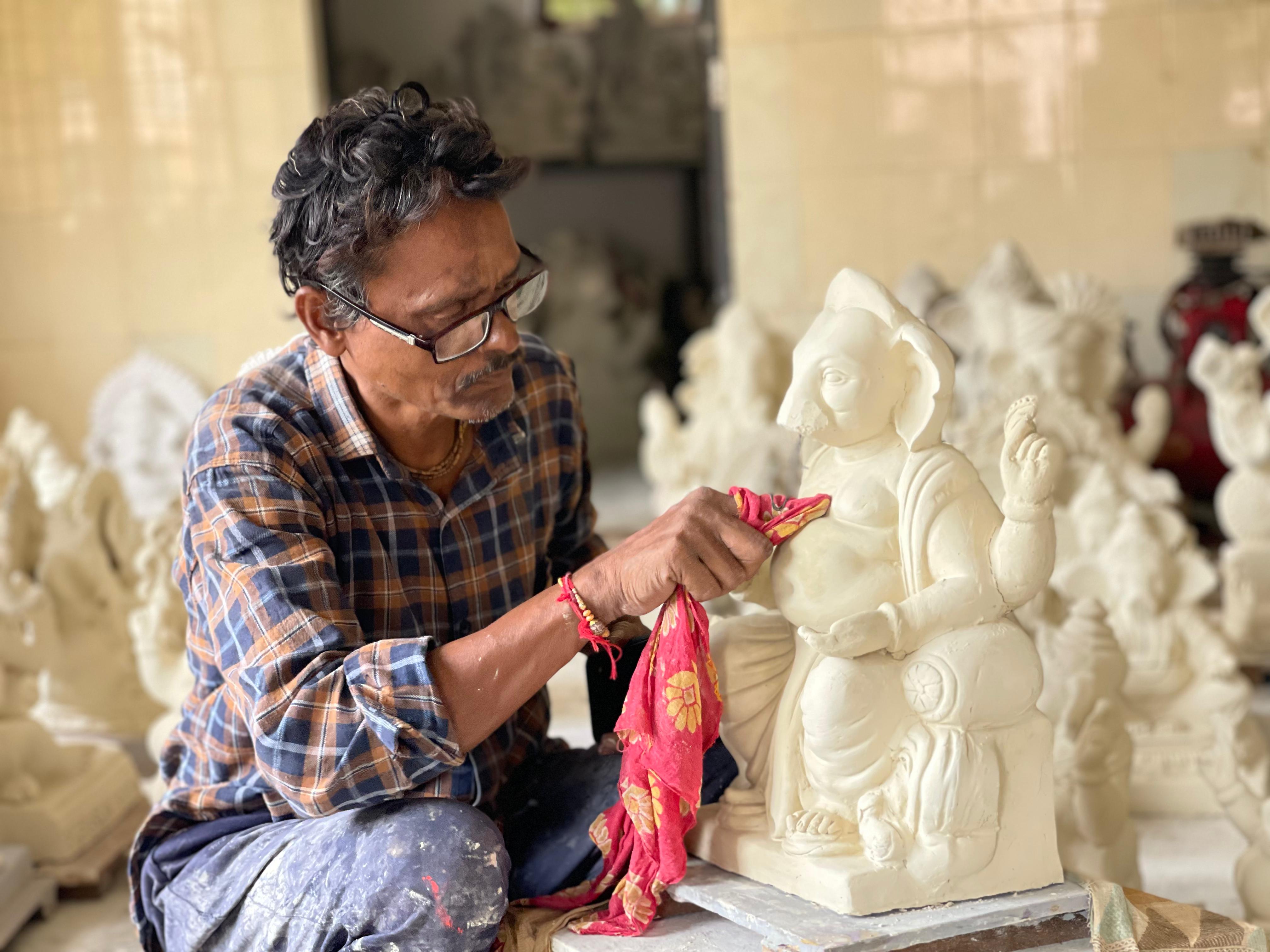 ચાલુ વર્ષે એડવાન્સ મૂર્તિનું બુકિંગ ઘટ્યું.