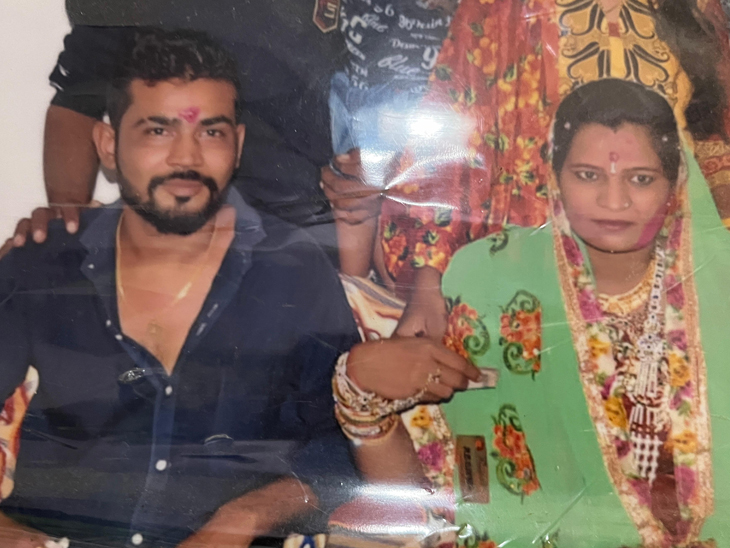 મંગળવારની રાત્રે ગેસ લીંકેજના લીધે થયેલા ધડાકામાં ગંભીર રીતે દાઝેલા પતિ-પત્ની રાજકોટ સારવાર હેઠળ છે.