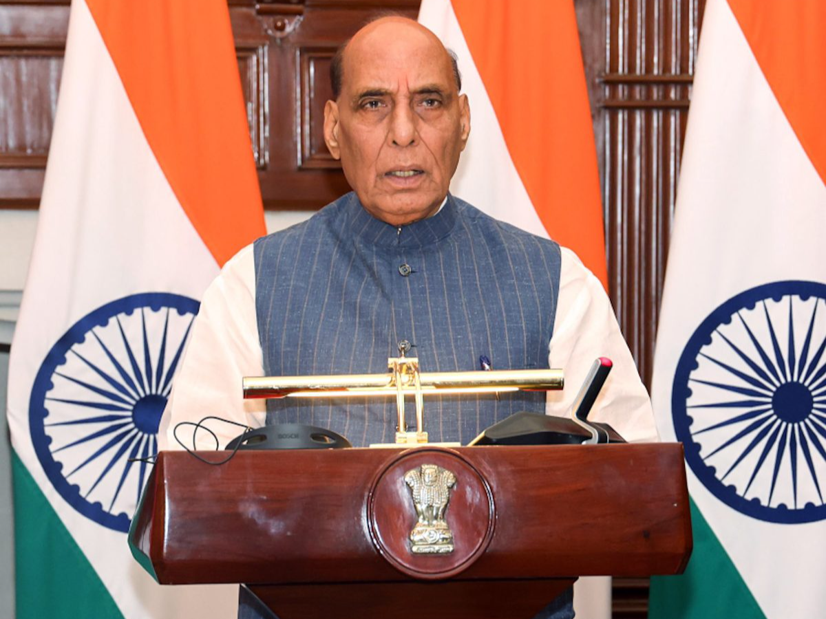 Army needs to be prepared for war...' | 'સેનાને યુદ્ધ માટે તૈયાર રહેવાની જરૂર...': રક્ષામંત્રી રાજનાથ સિંહે કહ્યું- ભારતને સતર્ક રહેવાની જરૂર છે; યુક્રેન ...