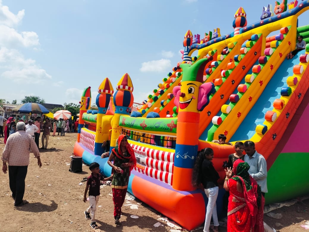 A horse race was held at the traditional fair of Jatar; Grand ...