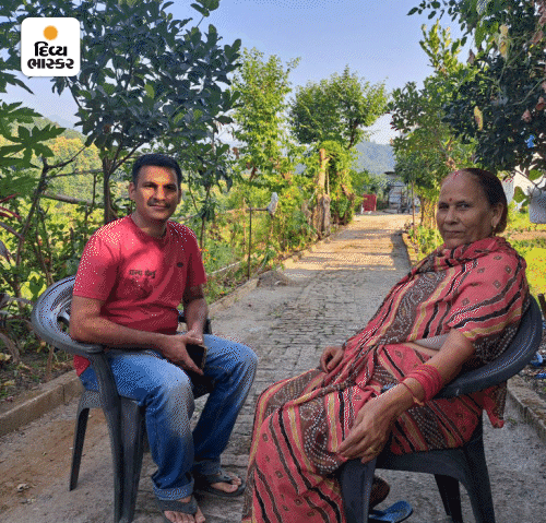 Business success story:-દૂધ, આઇસક્રીમ વેચીને 4 કરોડનો બિઝનેસ:ITની નોકરી છોડીને ગામડે પાછો આવ્યો, લોકો કહેતા- દૂધ જ વેચવું હતું તો ભણવામાં માતા-પિતાના પૈસાનું પાણી કેમ કર્યુ. 4 હરિઓમ તેની માતા સાથે છે. જ્યારે તેણે નોકરી છોડી ત્યારે બહારના લોકોથી લઈને તેના પરિવારના સભ્યોએ પણ વિરોધ કર્યો હતો.