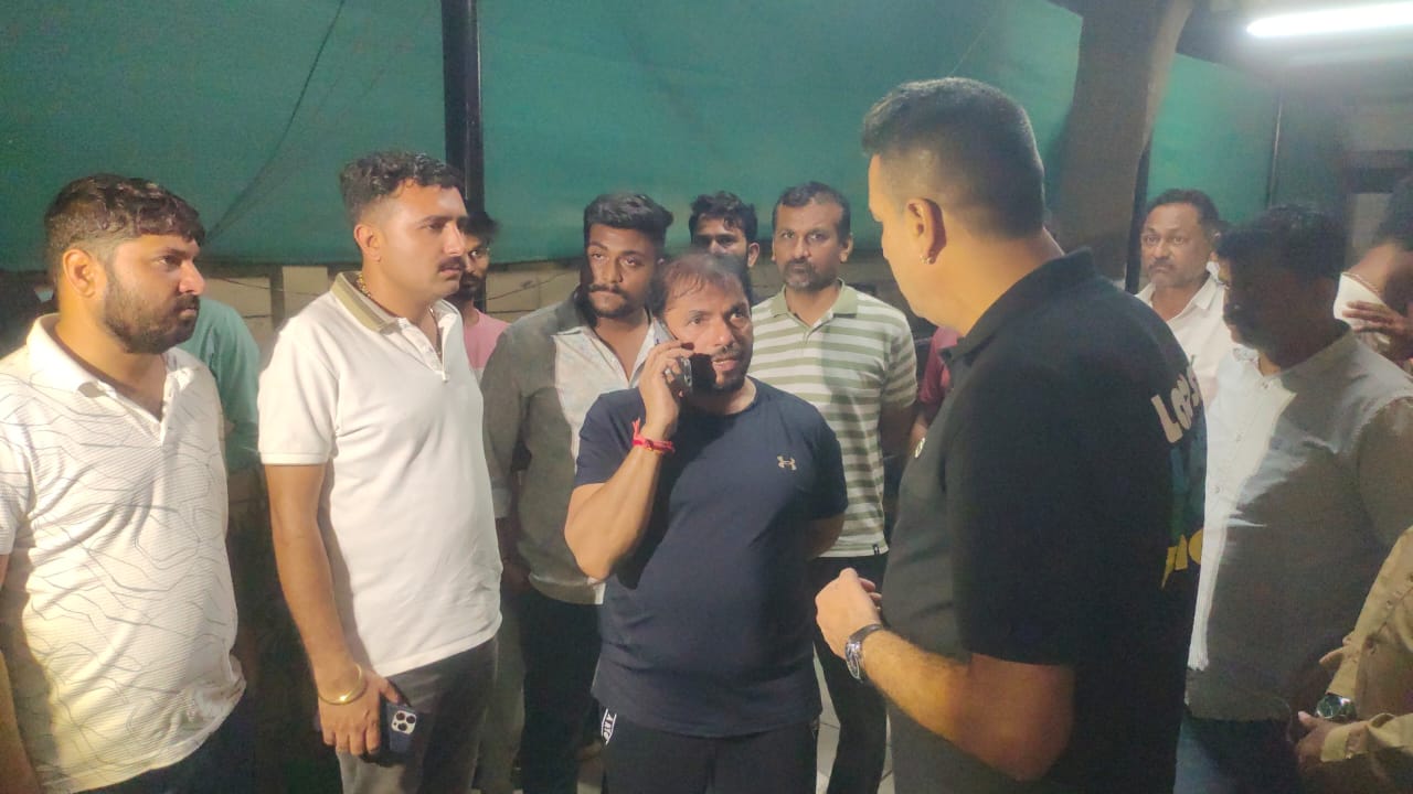 હીરા સોલંકી ભાવનગર હોસ્પિટલ પર પહોંચ્યા