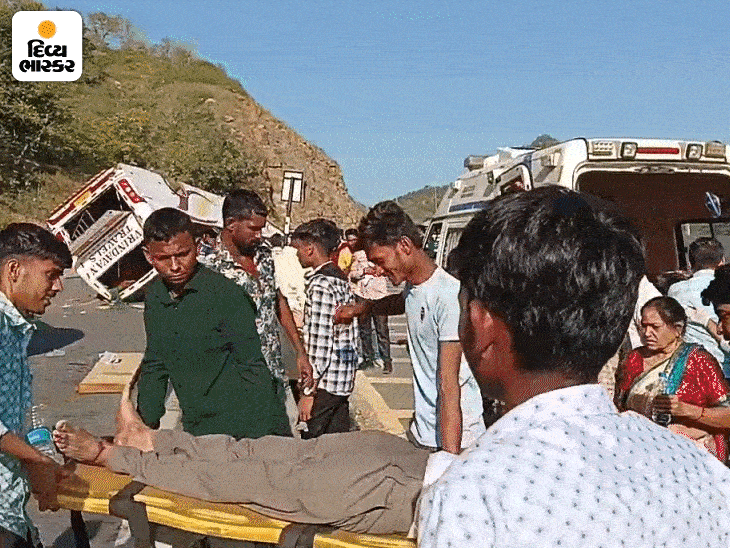 Max crashes into a car as the brakes of the luxury bus fail; 20 people ...