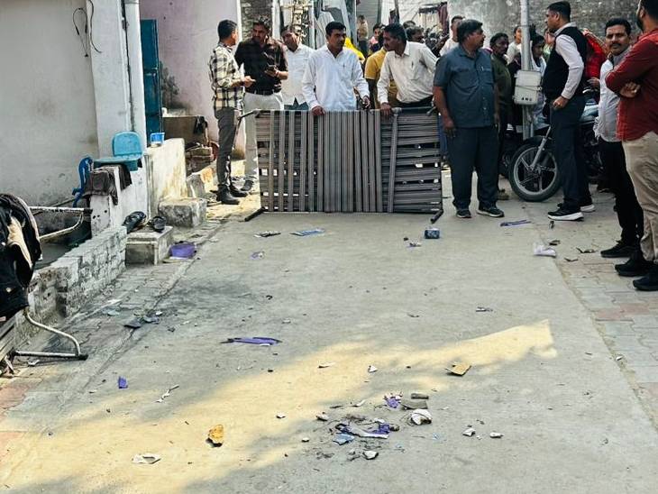 Explosive substance was placed in a parcel in revenge in Sabarmati area of Ahmedabad, the person who opened the parcel was injured | પાર્સલ ખોલ્યુંને જોરદાર બ્લાસ્ટ થયો: છૂટાછેડાનો બદલો લેવા યુવકે