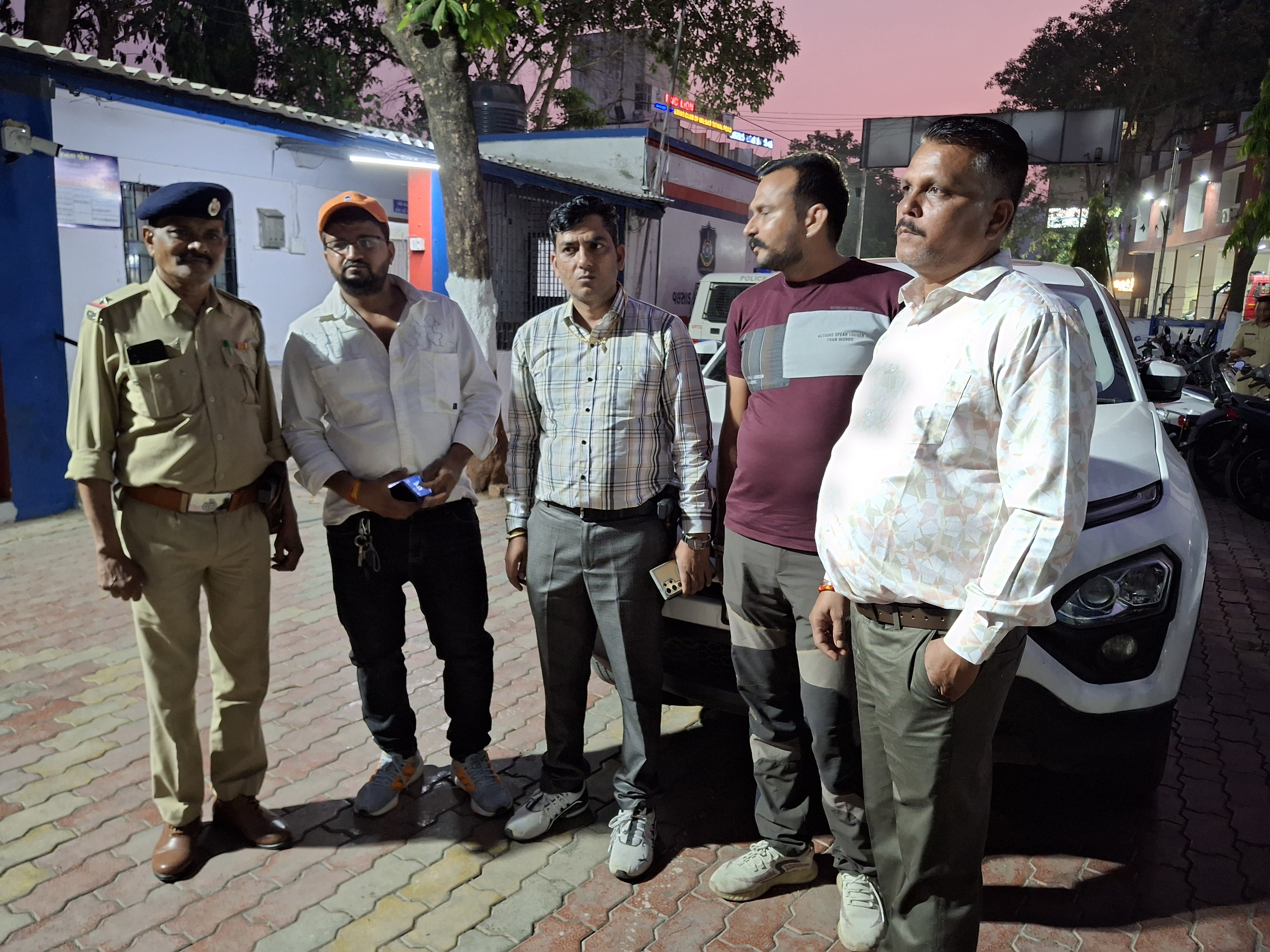 'Calling from ISIS, we will blow your convoy up'; Sanatan Sangh ...