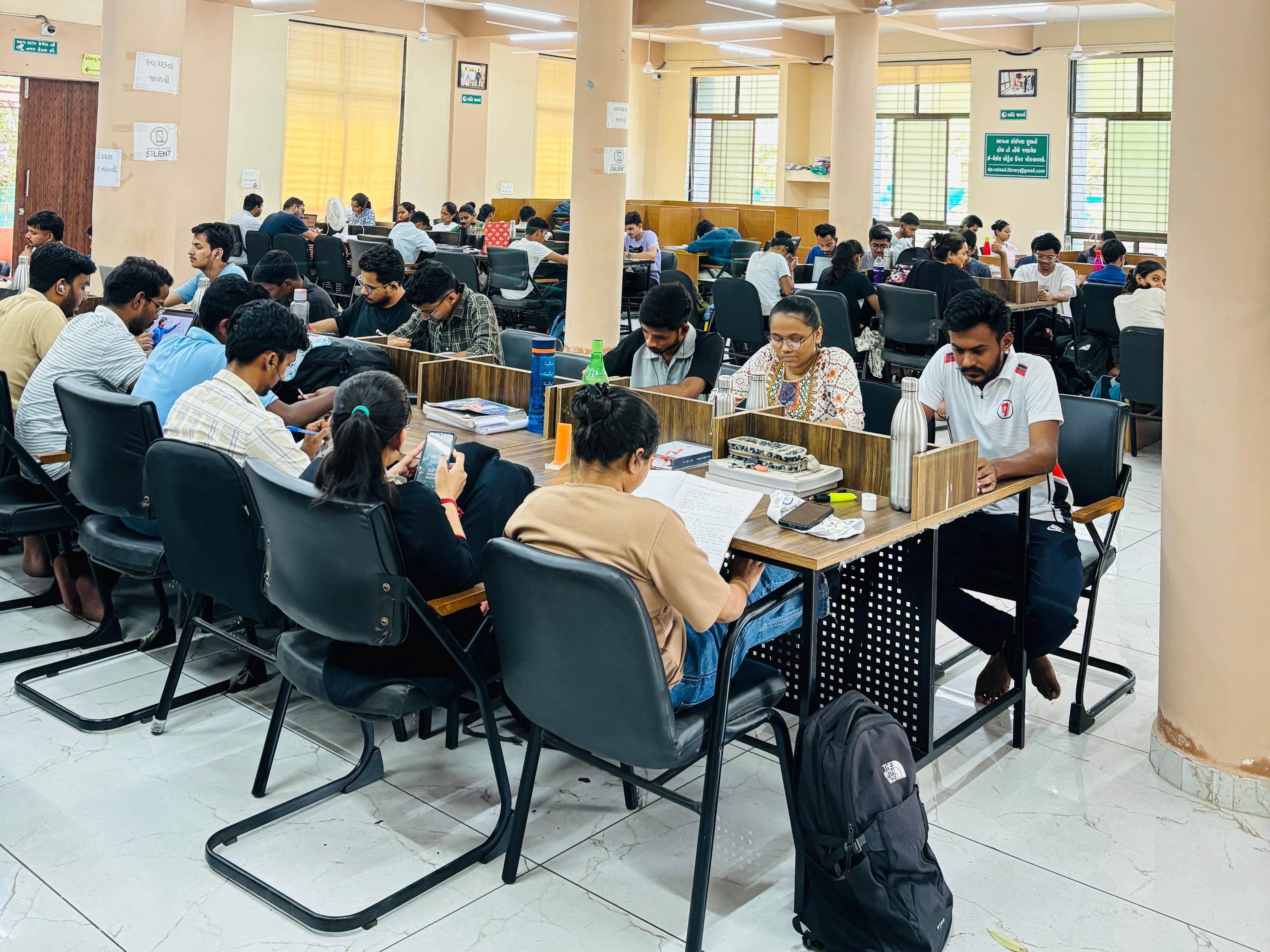 9 Libraries have more than 1.64 lakh books, 220 readers visit daily ...