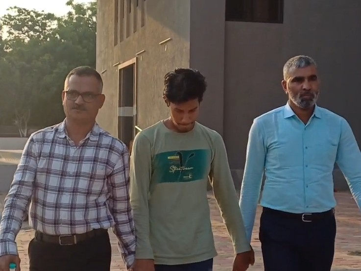 2 cyber terrorists arrested by Gujarat ATS from Nadiad | 2 સાયબર ટેરિસ્ટને ગુજરાત ATSએ નડિયાદથી ઝડપ્યા: ભારત-પાક યુદ્ધ વચ્ચે 50થી વધુ સરકારી વેબસાઈટો પર હુમલો કર્યો ...