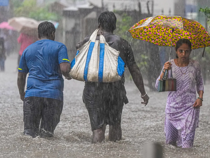 Mumbai submerged, roads turned into rivers | મુંબઈ જળમગ્ન, રસ્તાઓ ...