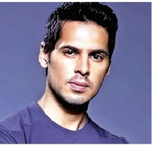 Dino Morea under strict interrogation in multi-crore scam of extracting mud  from Mithi river | ડિનો મોરિયાની આકરી પૂછપરછ: મીઠી નદીમાંથી કાદવ કાઢવાના  કરોડોના કૌભાંડમાં ડિનો ...
