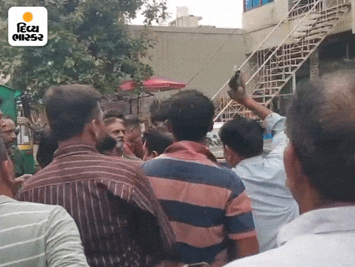 Drunk driver hits three vehicles in Vadodara, CCTV