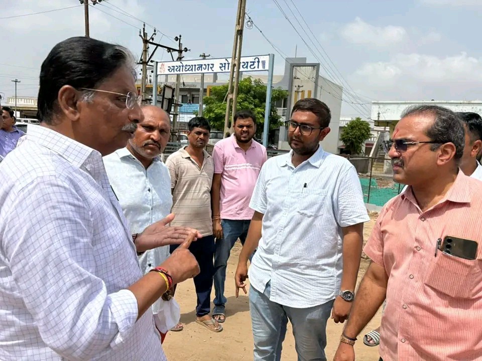 Inspection of ongoing development works in Visnagar | વિસનગરમાં ચાલી રહેલા  વિકાસકાર્યોની તપાસ: આરોગ્યમંત્રી ઋષિકેશ પટેલે કરી મુલાકાત, અધિકારીઓને આપ્યા  ત્વરિત ...